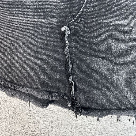 We The Free Women’s Size 29 Brea Cut-Off Black Denim Skirt Raw Hem Whiskers - Picture 4 of 14